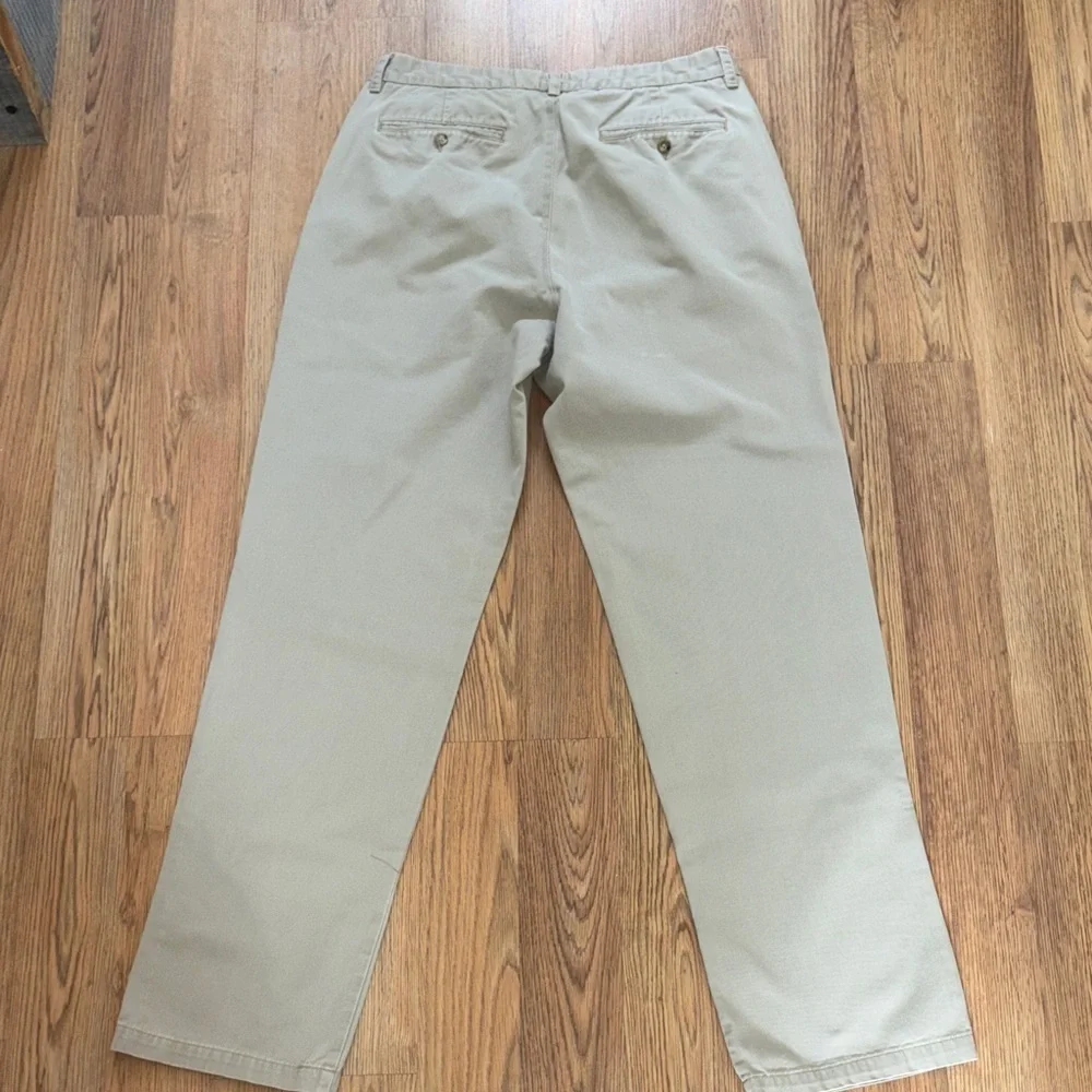 Men's Banana Republic Classic Chinos - Picture 6 of 7